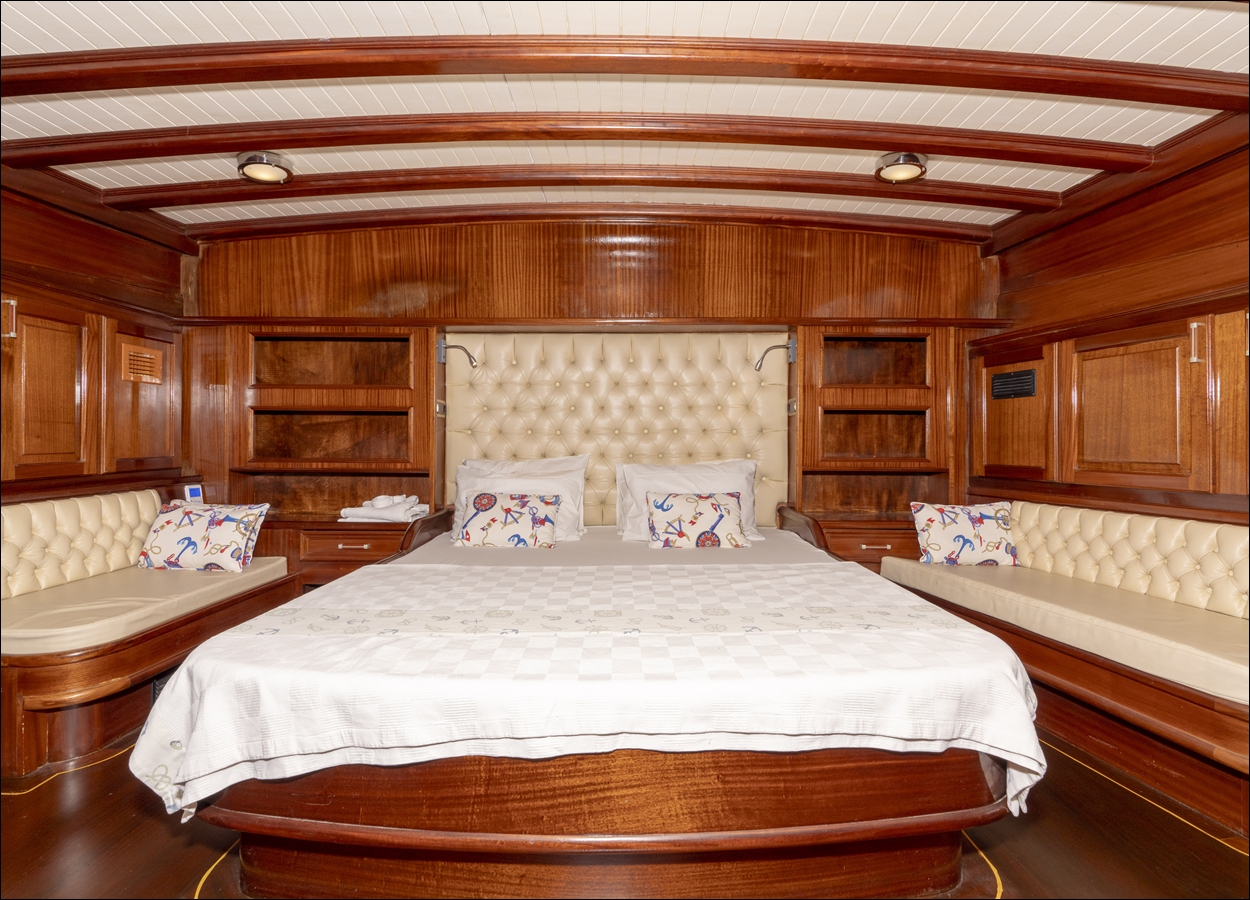 FURKAN III -DORİS ( LUX YACHT)